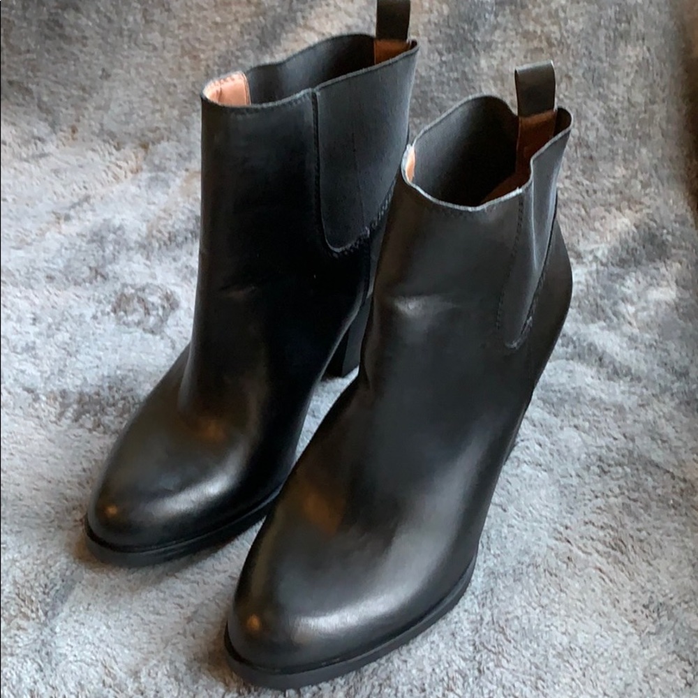 Lucky Brand black leather bootie size 8.5